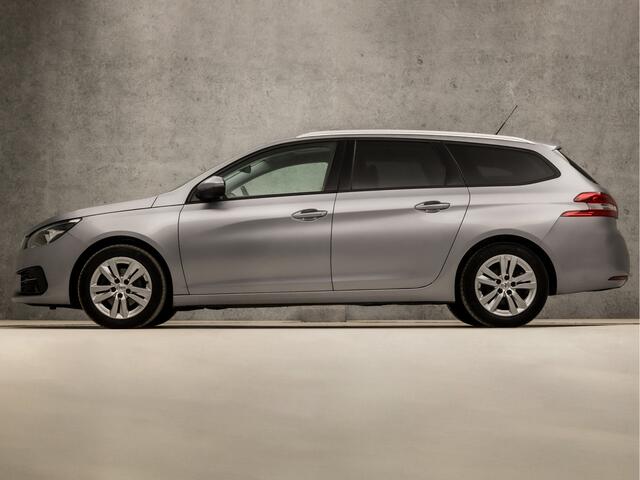 Peugeot 308 SW 1.2 PureTech Sport (PANORAMADAK, APPLE CARPLAY, GROOT NAVI, PARKEERSENSOREN, SPORTSTOELEN, GETINT GLAS, CRUISE, NIEUWE APK, NIEUWSTAAT)