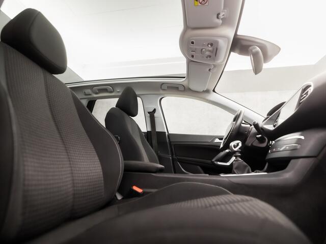 Peugeot 308 SW 1.2 PureTech Sport (PANORAMADAK, APPLE CARPLAY, GROOT NAVI, PARKEERSENSOREN, SPORTSTOELEN, GETINT GLAS, CRUISE, NIEUWE APK, NIEUWSTAAT)