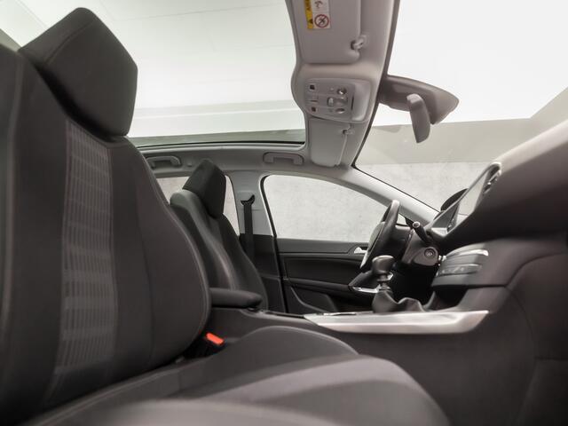 Peugeot 308 SW 1.2 PureTech Sport (PANORAMADAK, APPLE CARPLAY, GROOT NAVI, 360 CAMERA, SPORTSTOELEN, ADAPTIVE CRUISE, TREKHAAK, NIEUWSTAAT)