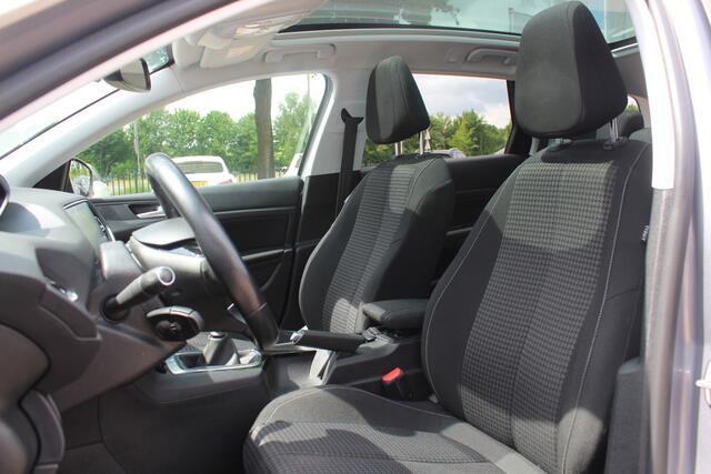 Peugeot 308 SW 1.2 PureTech Blue Lease Exe. / Panoramadak / Navigatie / Parkeerhulp V+A / 16'' / DAB / Cruise Control