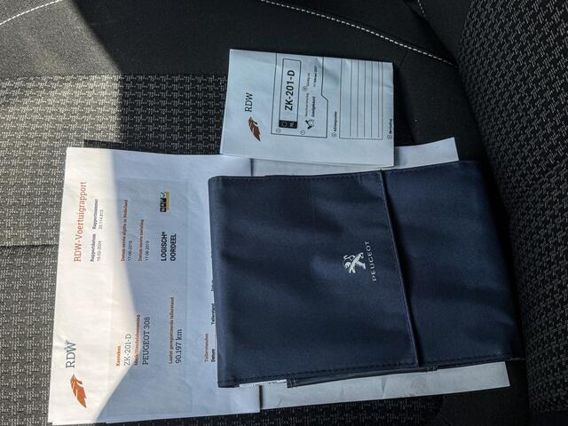 Peugeot 308 1.2 Blue Lease Prijs Inclusief Onderhoud & 12 Maand BOVAG Garantie | Trekhaak | Navigatie |