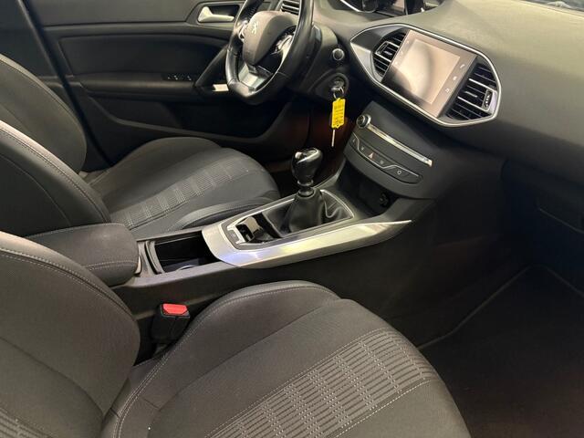 Peugeot 308 1.2 Panorama dak Trekhaak Navigatie Apple Android Cruise PDCECC