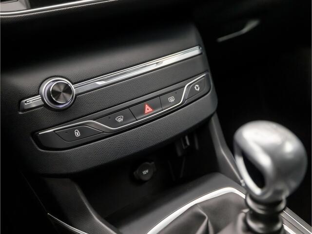 Peugeot 308 SW 1.2 PureTech Sport (APPLE CARPLAY, GROOT NAVI, LEDER/ALCANTARA, PARKEERSENSOREN, SPORTSTOELEN, LANE ASSIST, DAB+, CRUISE, NIEUWSTAAT)
