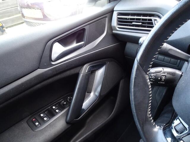 Peugeot 308 1.2 PT.BLUE L. GT-line-131Pk-Navi-Cruise-Clima-Blth