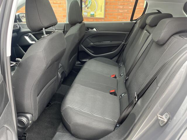 Peugeot 308 PureTech 110 Blue Lion | Panoramadak | Navigatie | Cruise Control |