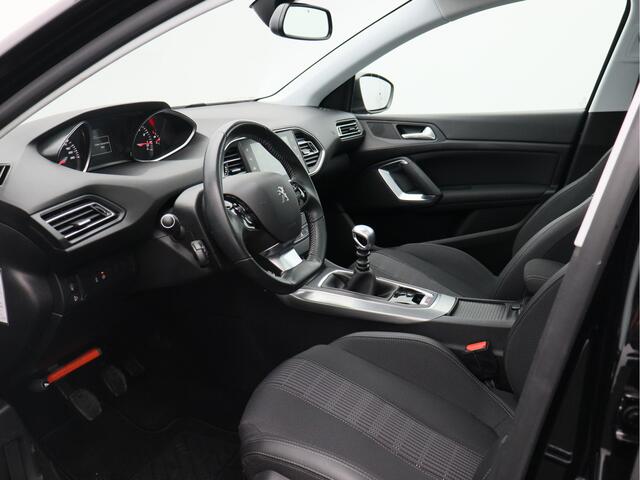 Peugeot 308 SW 1.2 PureTech Blue Lease Premium/ lage km!