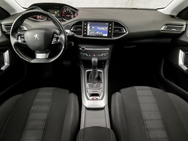 Peugeot 308 SW 1.2 PureTech Sport Automaat (PANORAMADAK, NAVIGATIE, CLIMATE, LED KOPLAMPEN, PARKEERSENSOREN, SPORTSTOELEN, GETINT GLAS, CRUISE, NIEUWE APK, NIEUWSTAAT)