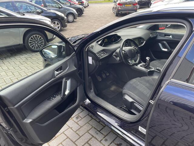 Peugeot 308 SW 1.2 PureTech Blue Lease Executive | Trekhaak | Parkeersensoren V+A | Cruise Contol | Airco |