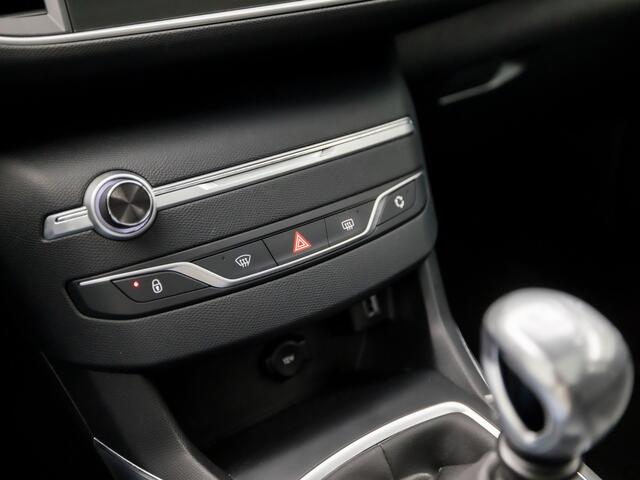 Peugeot 308 1.2 PureTech Sport (PANORAMADAK, APPLE CARPLAY, GROOT NAVI, LEDEREN SPORTSTOELEN, STOELVERWARMING, 360 CAMERA, GETINT GLAS, CRUISE, NIEUWSTAAT)