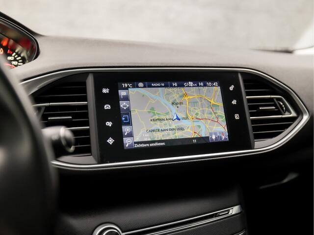 Peugeot 308 SW 1.2 PureTech GT-line Automaat (PANORAMADAK, NAVIGATIE, LED KOPLAMPEN, CLIMATE, SPORTSTOELEN, GETINT GLAS, PARKEERSENSOREN, NIEUWE APK, NIEUWSTAAT)