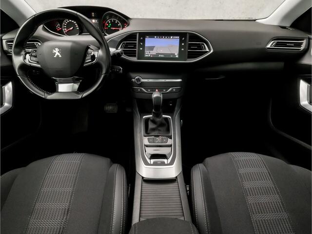 Peugeot 308 SW 1.2 PureTech Sport Automaat (PANORAMADAK, APPLE CARPLAY, GROOT NAVI, 360 CAMERA, LEDER, SPORTSTOELEN, CAMERA, TREKHAAK, CRUISE, NIEUWSTAAT)