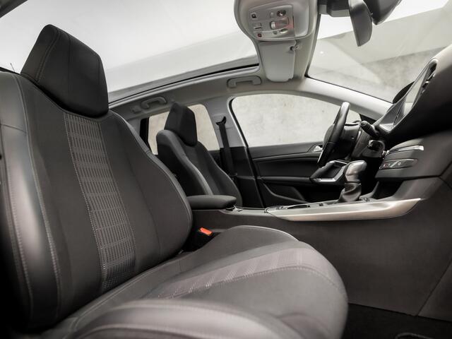 Peugeot 308 SW 1.2 PureTech Sport Automaat (PANORAMADAK, APPLE CARPLAY, GROOT NAVI, 360 CAMERA, LEDER, SPORTSTOELEN, CAMERA, TREKHAAK, CRUISE, NIEUWSTAAT)