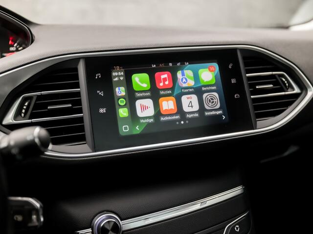 Peugeot 308 SW 1.2 PureTech Sport Automaat (PANORAMADAK, APPLE CARPLAY, GROOT NAVI, 360 CAMERA, LEDER, SPORTSTOELEN, CAMERA, TREKHAAK, CRUISE, NIEUWSTAAT)
