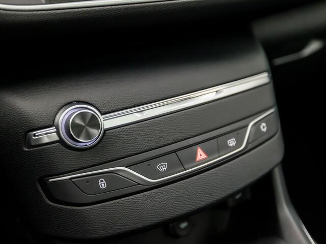 Peugeot 308 SW 1.2 PureTech Sport Automaat (PANORAMADAK, APPLE CARPLAY, GROOT NAVI, 360 CAMERA, LEDER, SPORTSTOELEN, CAMERA, TREKHAAK, CRUISE, NIEUWSTAAT)