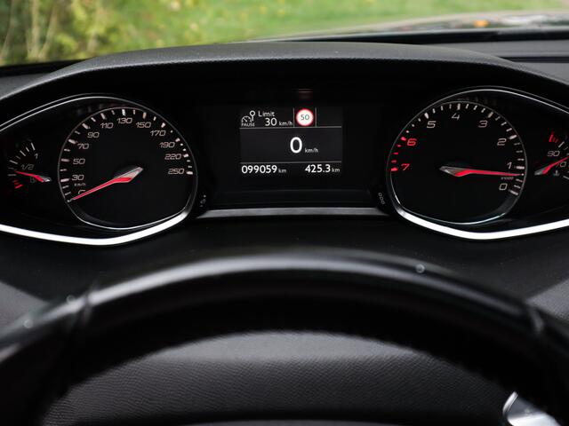 Peugeot 308 SW 1.2 PureTech Blue Lease Executive (111PK) 1ste-Eigenaar, Keurig-Onderh., Navigatie/Apple-Carplay/Android-Auto, Parkeersensoren-V+A, LM.-Velgen, Panoramadak, Cruise-Control, Lane-Assist, Facelift, Airco/Climate-Control, DAB, Grootlichtassistent, Privacy