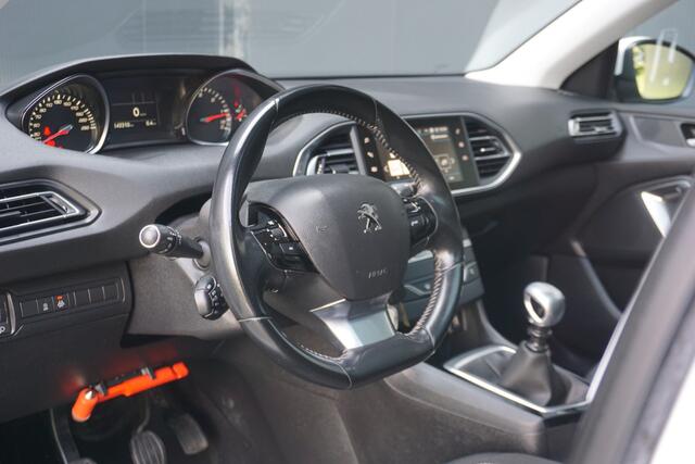 Peugeot 308 SW 1.6 BlueHDI Blue Lease Executive | Origineel NL | Panoramadak | Cruise Control | Trekhaak | Navigatie | Airco |