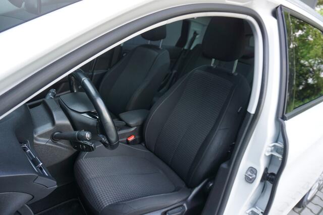 Peugeot 308 SW 1.6 BlueHDI Blue Lease Executive | Origineel NL | Panoramadak | Cruise Control | Trekhaak | Navigatie | Airco |