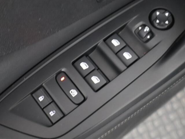 Peugeot 308 1.2 PureTech Allure Pack Business | Apple Carplay & Android | Keyless Entry | Draadloze telefoonlader |
