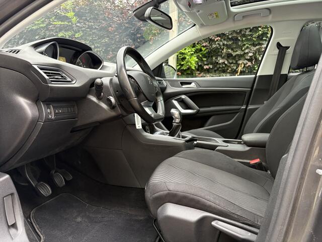 Peugeot 308 1.2 PureTech Blue Lease Executive / NAVI / AIRCO / PANORAMADAK / 118dkm! NAP!