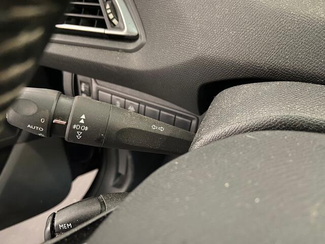 Peugeot 308 SW 1.2 PureTech Blue Lease Executive