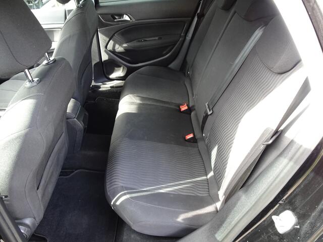 Peugeot 308 SW 1.2 PureTech Blue Lease