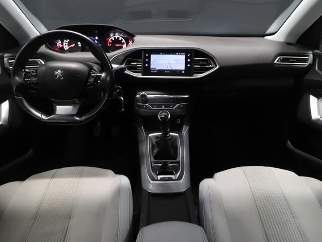Peugeot 308 SW 1.2 PureTech Blue Lease Premium [CARPLAY, CRUISE CONTROL, DENON AUDIO INSTALLATIE, TREKHAAK, CAMERA, PDC V+A, NAVIGATIE, NIEUWSTAAT]