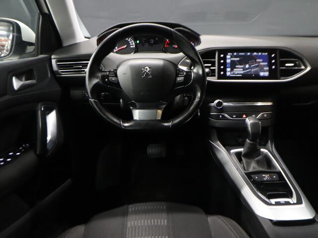 Peugeot 308 1.2 PureTech Allure [CRUISE CONTROL, CAMERA, TREKHAAK, STOELVERWARMING, DODE HOEK DETECTOR, CLIMATE CONTROL, NAVIGATIE, NIEUWSTAAT]