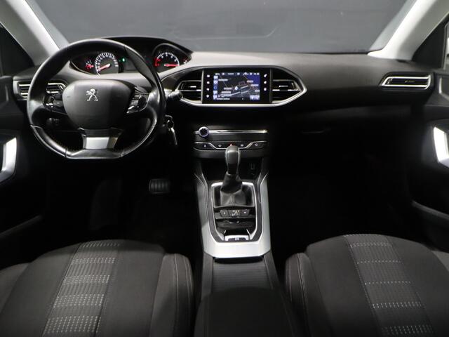 Peugeot 308 1.2 PureTech Allure [CRUISE CONTROL, CAMERA, TREKHAAK, STOELVERWARMING, DODE HOEK DETECTOR, CLIMATE CONTROL, NAVIGATIE, NIEUWSTAAT]