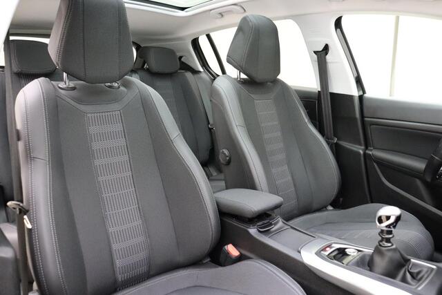 Peugeot 308 1.2 PureTech Allure 130pk | Navigatie | Panoramadak | Lichtmetalen Velgen | 1e Eigenaar | Climate Control | Cruise Control