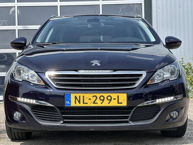 Peugeot 308 SW 1.2 PureTech Style 110PK | Nieuwe distributieriem | Panoramadak | Bluetooth | Cruise Control | DAB Radio | Navigatie | PDC-achter | Zeer nette auto!
