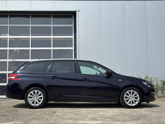 Peugeot 308 SW 1.2 PureTech Style 110PK | Nieuwe distributieriem | Panoramadak | Bluetooth | Cruise Control | DAB Radio | Navigatie | PDC-achter | Zeer nette auto!