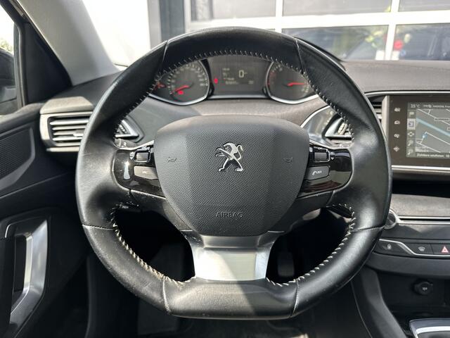 Peugeot 308 SW 1.2 PureTech Style 110PK | Nieuwe distributieriem | Panoramadak | Bluetooth | Cruise Control | DAB Radio | Navigatie | PDC-achter | Zeer nette auto!