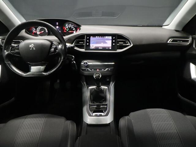 Peugeot 308 SW 1.2 PureTech Blue Lease Premium [TREKHAAK, 6-BAK, APPLE CARPLAY, ANDROID, CAMERA, HALF LEDER, PDC V+A, CRUISE, NIEUWSTAAT]
