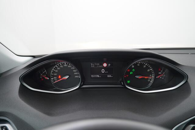 Peugeot 308 SW BWJ 2020 1.2 131 PK Blue Lease Premium AUTOMAAT / CARPLAY / PANORAMADAK / CAMERA / HALF LEDER / NAVI / CLIMA / CRUISE / BLUETOOTH / LANE ASSIST / PARKEERSENSOREN / LMV 16 INCH / DAB / MULTIFUNCT. STUUR / ISOFIX / LED