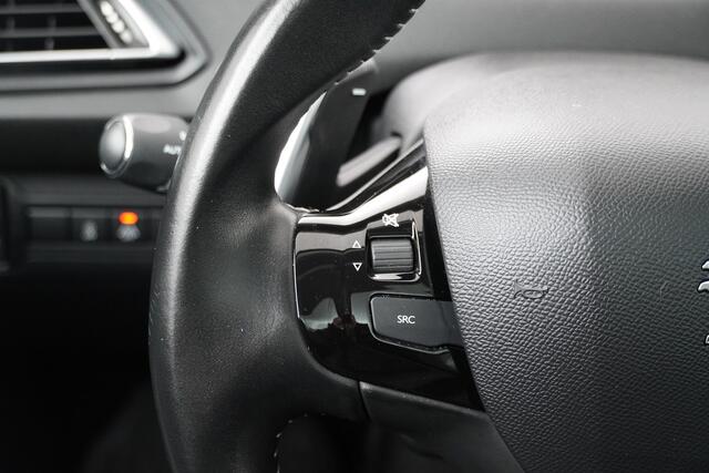 Peugeot 308 SW BWJ 2020 1.2 131 PK Blue Lease Premium AUTOMAAT / CARPLAY / PANORAMADAK / CAMERA / HALF LEDER / NAVI / CLIMA / CRUISE / BLUETOOTH / LANE ASSIST / PARKEERSENSOREN / LMV 16 INCH / DAB / MULTIFUNCT. STUUR / ISOFIX / LED