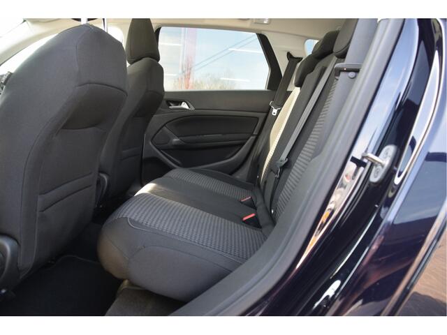 Peugeot 308 SW 1.2 PureTech Blue Lease Executive Carplay | Navi | Pano | PDC | LMV | Bluetooth | Trekhaak