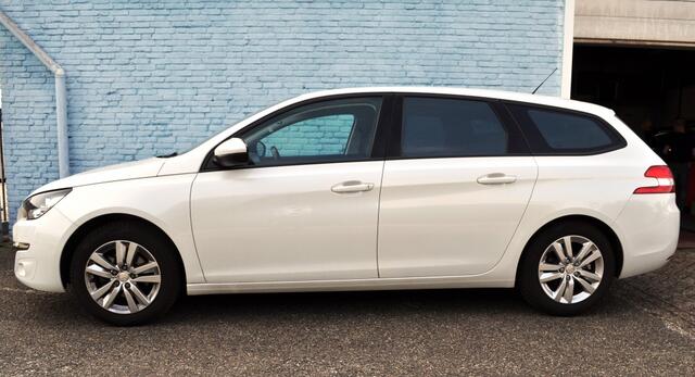 Peugeot 308 1.2 Style Navi pdc v+a cam