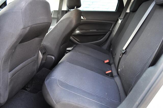 Peugeot 308 1.2 Style Navi pdc v+a cam