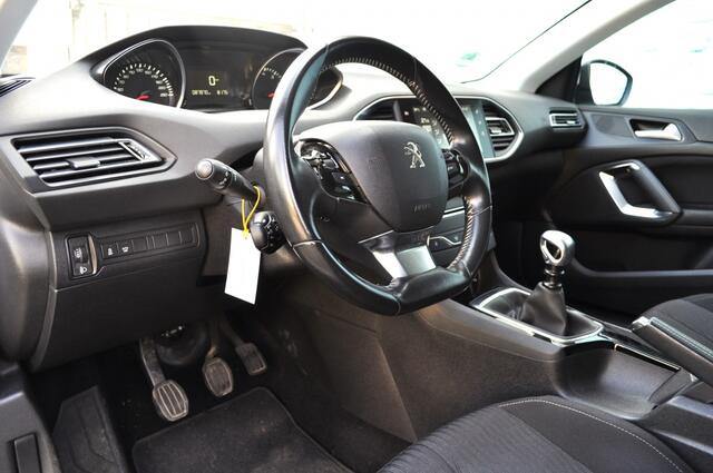 Peugeot 308 1.2 Style Navi pdc v+a cam
