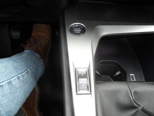 Peugeot 308 1.2 PureTech Active Pack Business