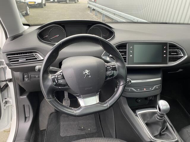 Peugeot 308 SW 1.2 PureTech Blue Lease Executive 168Dkm.NAP, Clima, Navi, Pano, CC, PDC, LM, nw. APK - Inruil Mogelijk -