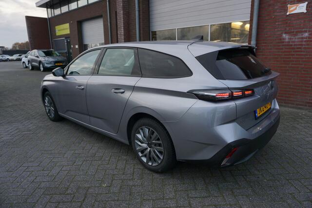 Peugeot 308 SW 1.2 PURETECH NOV 2022 ANDROID-APPLECARPLAY NAVI DIGITALE COCKPIT FULL LED 4X ALL SEASON BANDEN ECC AIRCO CRUISECONTROL RIJSTROOKSENSOR BLUETOOTH PARKEERSENSOREN ENZ...