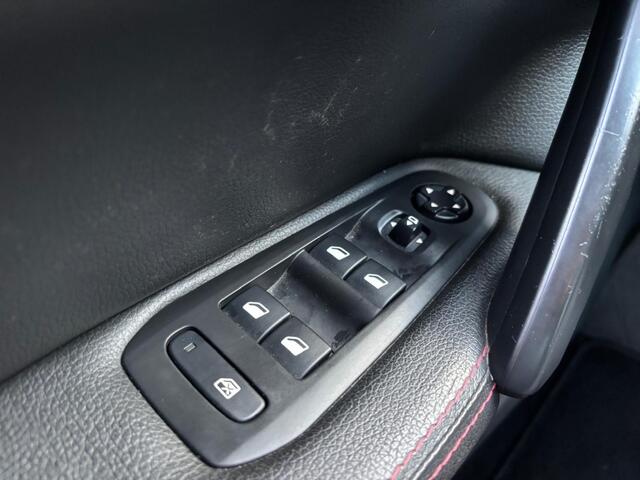 Peugeot 308 1.2 Benzine 5-Deurs 2017 Panorama Xenon Led Trekhaak