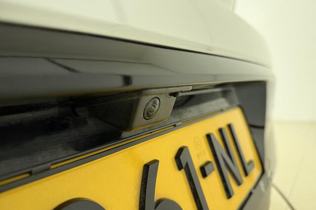 Peugeot 308 1.6 Plug-in Hybrid 225 GT Automaat | Navigatie | Trekhaak Afneembaar | Panoramadak | Lederen Bekleding | Stoel - Stuurverwarming | Cruise Control Adaptief