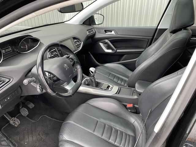 Peugeot 308 SW 1.2 PureTech Blue Lease Premium Leer, Clima, CC, Navi, Pano, PDC & Cam, LM, nw. APK - Inruil Mogelijk -