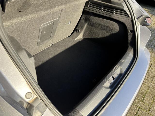 Peugeot 308 1.2T 130pk Automaat GT | FOCAL Audio | Voorruitverwarming | 360gr Camera | Adaptieve Cruise Control | Navigatie | Full LED