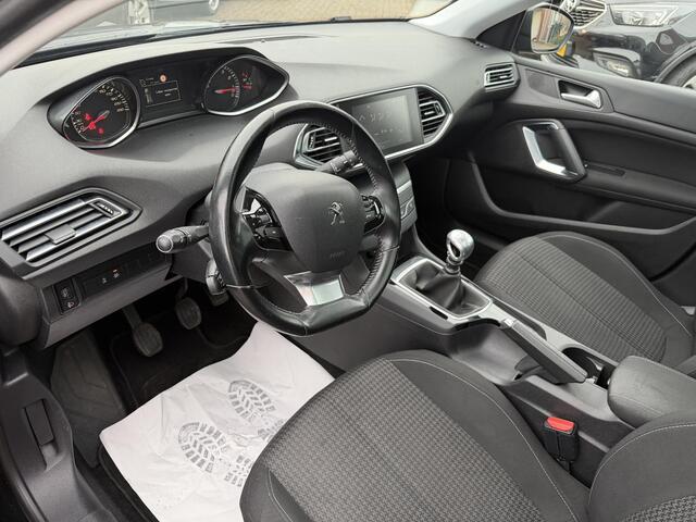 Peugeot 308 SW 1.2 PureTech Blue Lease Executive NIEUWE KOPPELING VLIEGWIEL