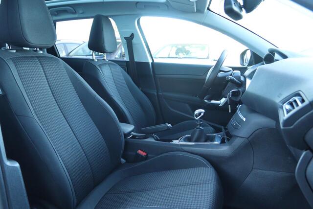 Peugeot 308 SW 1.2 PT BLUE LEASE EXECUTIVE | PANO | CARPLAY | CRUISE | BLIS | CLIMATE