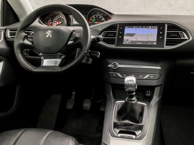 Peugeot 308 SW 1.2 PureTech Sport (PANORAMADAK, APPLE CARPLAY, GROOT NAVI, LEDER, STOELVERWARMING, 360 CAMERA, GETINT GLAS, TREKHAAK, CRUISE, NIEUWE APK, NIEUWSTAAT)