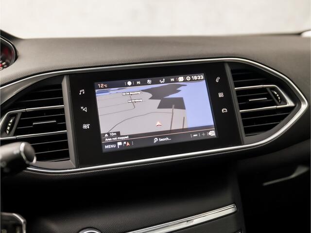 Peugeot 308 SW 1.2 PureTech Sport (PANORAMADAK, APPLE CARPLAY, GROOT NAVI, LEDER, STOELVERWARMING, 360 CAMERA, GETINT GLAS, TREKHAAK, CRUISE, NIEUWE APK, NIEUWSTAAT)